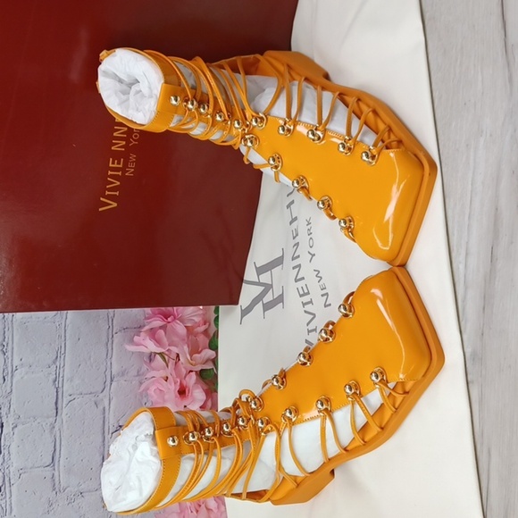 Vivienne Hu VHNY Studded Leather Cage Sandals NIB - Picture 5 of 13